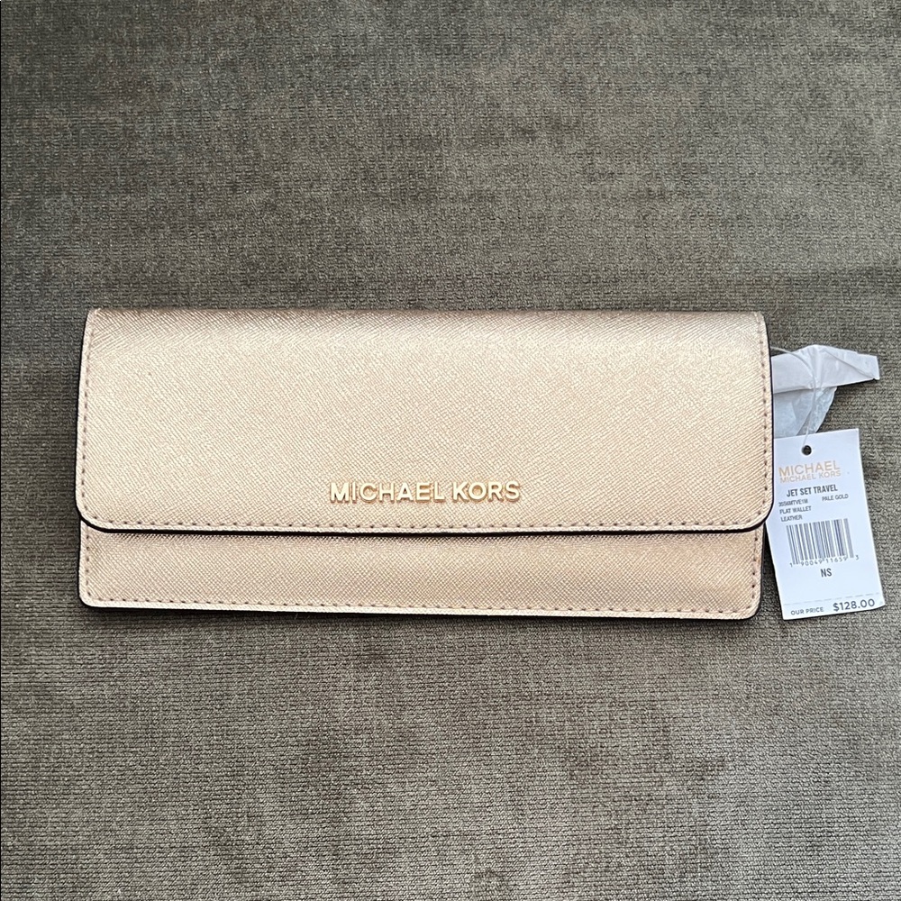 Authentic Michael Kors Jet Set Travel snap-front flap wallet